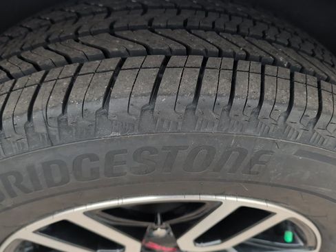 Used 2023 GMC Yukon AT4 w/ AT4 Premium Plus Package image 10