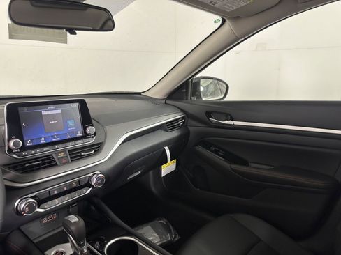 New 2025 Nissan Altima 2.5 SR image 26