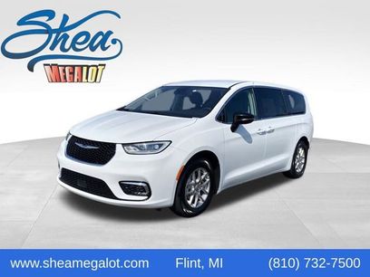 Used 2024 Chrysler Pacifica Touring-L