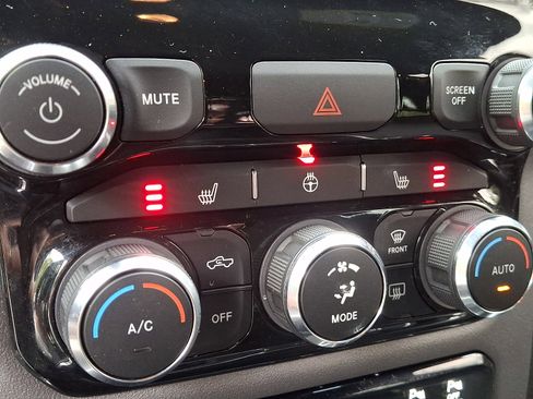 Certified 2022 RAM 1500 Big Horn AWD/4WD image 24