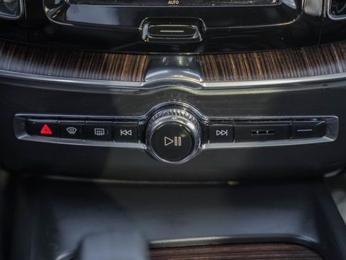 Used 2023 Volvo XC60 B5 Plus w/ Climate Package image 23