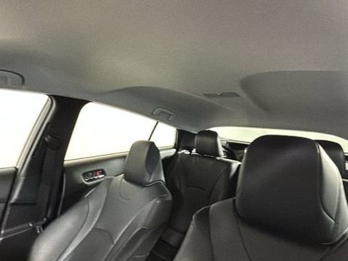 Used 2019 Toyota Prius Prime Premium FWD image 12