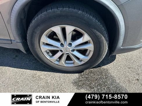 Used 2016 Nissan Rogue SV AWD/4WD image 7