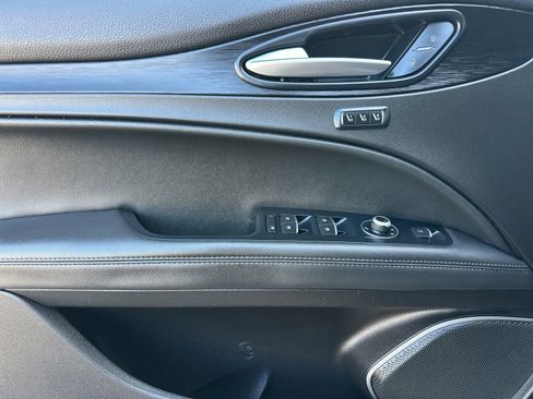 Used 2019 Alfa Romeo Stelvio RWD image 11