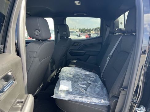 New 2026 GMC Canyon Elevation w/ LPO, Black Badging Package RWD image 25