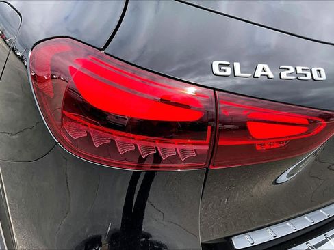 Used 2025 Mercedes-Benz GLA 250 image 28