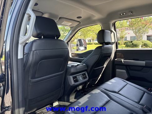Certified 2025 Ford F250 Lariat w/ Lariat Ultimate Package AWD/4WD image 19