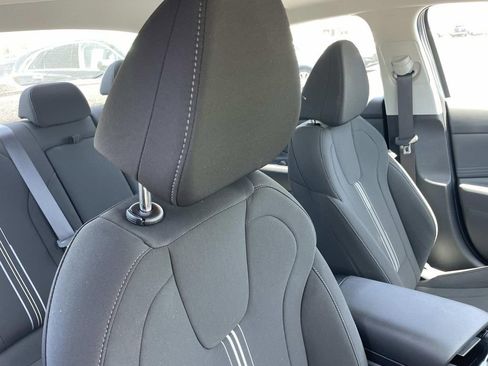 Used 2024 Hyundai Elantra SEL FWD image 27