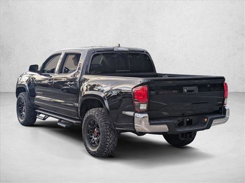 Used 2022 Toyota Tacoma SR5 RWD image 7