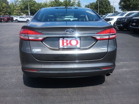 Used 2017 Ford Fusion SE w/ Fusion SE Technology Package FWD image 6