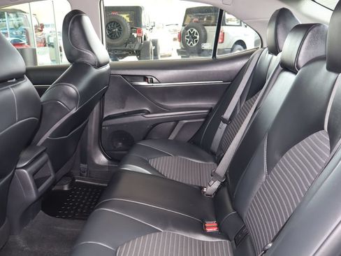 Used 2020 Toyota Camry SE w/ Sunroof Package FWD image 32