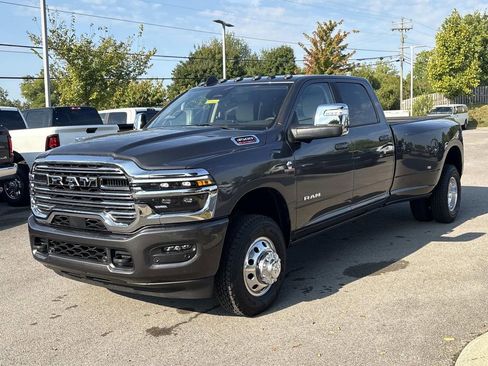 New 2025 RAM 3500 Laramie image 4