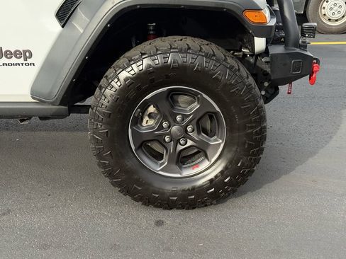 Used 2022 Jeep Gladiator Rubicon w/ Cold Weather Group image 11