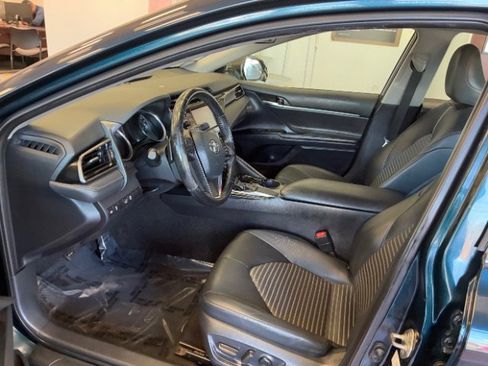 Used 2019 Toyota Camry SE image 12