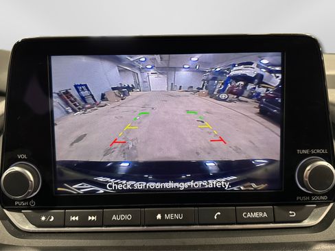 Used 2025 Nissan Rogue SV AWD/4WD image 27