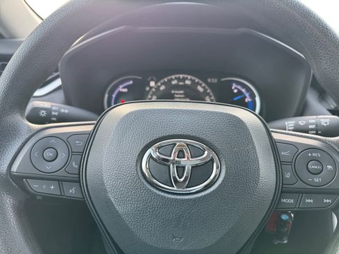 Used 2025 Toyota RAV4 LE image 16
