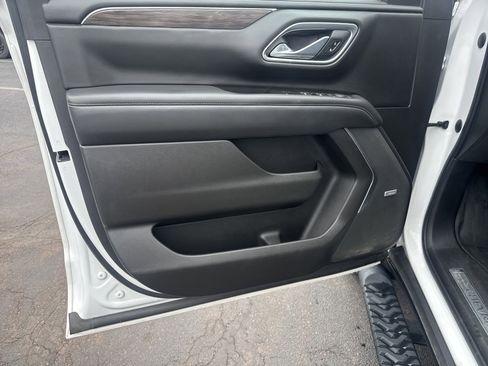 Used 2021 Chevrolet Tahoe Z71 w/ Z71 Signature Package image 16