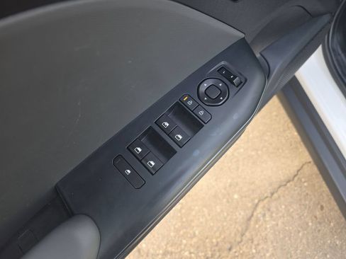 Used 2025 Kia K4 FWD image 11