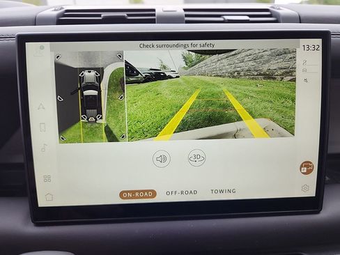 New 2025 Land Rover Defender 110 X-Dynamic SE image 20