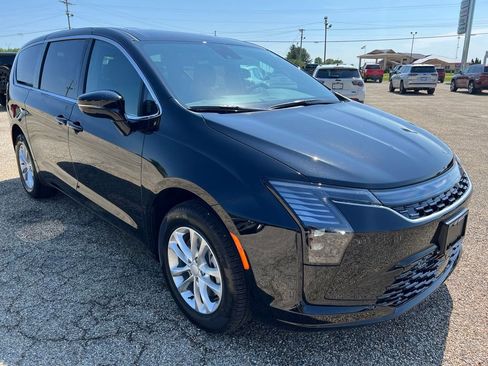 New 2027 Chrysler Pacifica Select AWD/4WD image 7