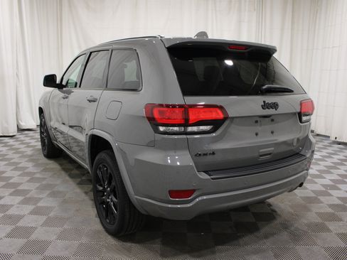 Used 2022 Jeep Grand Cherokee Laredo X AWD/4WD image 33