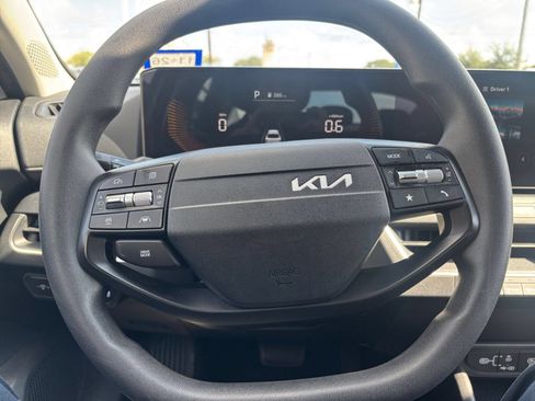 Used 2025 Kia K4 FWD image 22