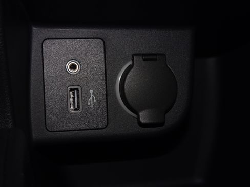 New 2024 Nissan Kicks S image 27