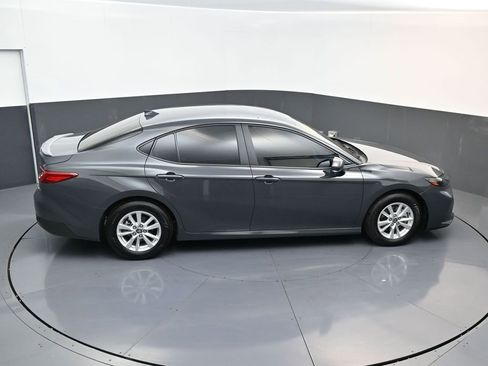 Used 2025 Toyota Camry LE image 14