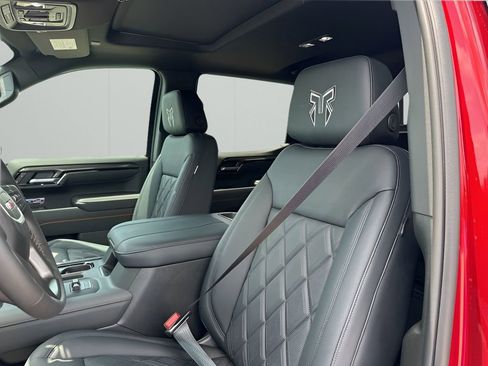 New 2025 GMC Sierra 1500 AT4 w/ AT4 Premium Package image 30