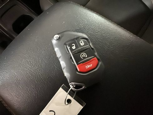 Used 2024 Jeep Wrangler Unlimited Sahara AWD/4WD image 23