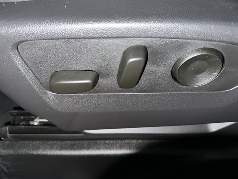 Used 2025 Chevrolet Tahoe LT image 23