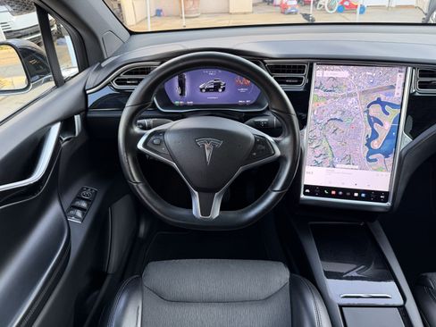 Used 2017 Tesla Model X 75D AWD/4WD image 7