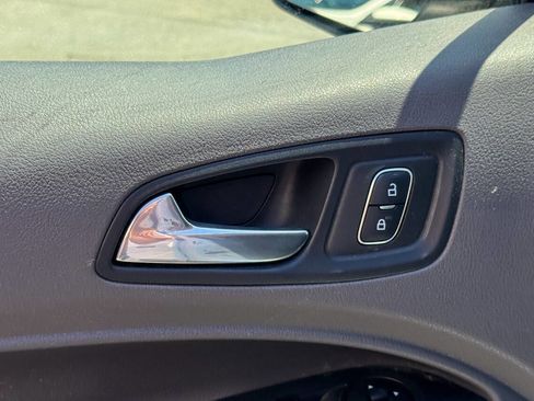 Used 2019 Ford Transit Connect XLT FWD image 21