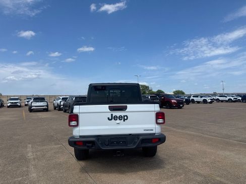 Used 2020 Jeep Gladiator Sport w/ Quick Order Package 24S AWD/4WD image 18