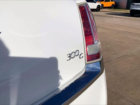 Used 2013 Chrysler 300 C image 11