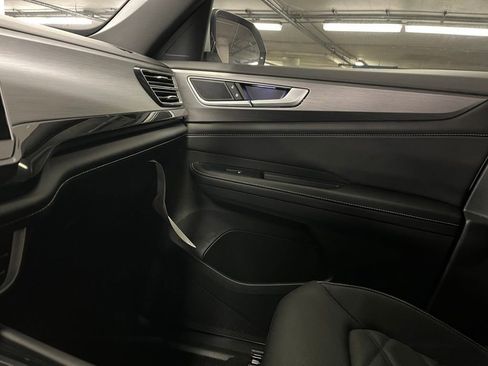 New 2026 Volkswagen Atlas Cross Sport SE image 30