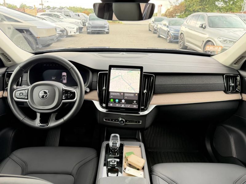 Used 2025 Volvo XC90 B6 Plus w/ Protection Package Premier AWD/4WD image 21