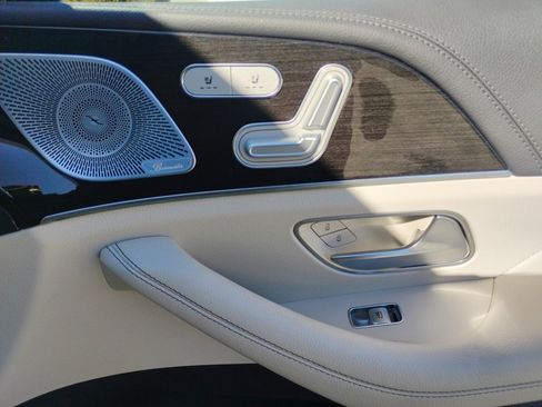 Used 2020 Mercedes-Benz GLE 350 4MATIC image 35