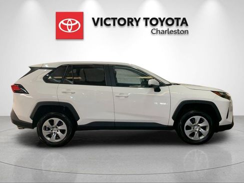 Used 2023 Toyota RAV4 LE AWD/4WD image 6