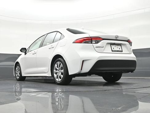Used 2023 Toyota Corolla LE FWD image 30