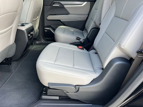 New 2025 GMC Acadia Elevation w/ Elevation Premium Package image 19