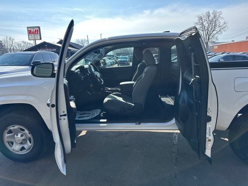 Used 2023 Toyota Tacoma SR image 12