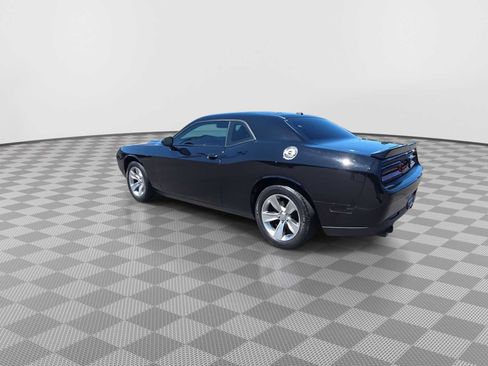 Used 2020 Dodge Challenger SXT RWD image 6