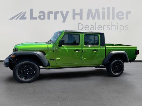 New 2025 Jeep Gladiator Sport image 2