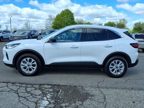 Used 2024 Ford Escape Active w/ Tech Pack #1 AWD/4WD image 2