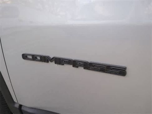 New 2026 Jeep Compass Latitude image 13