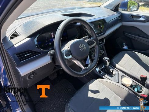Used 2023 Volkswagen Taos SE w/ Panoramic Sunroof Package FWD image 14