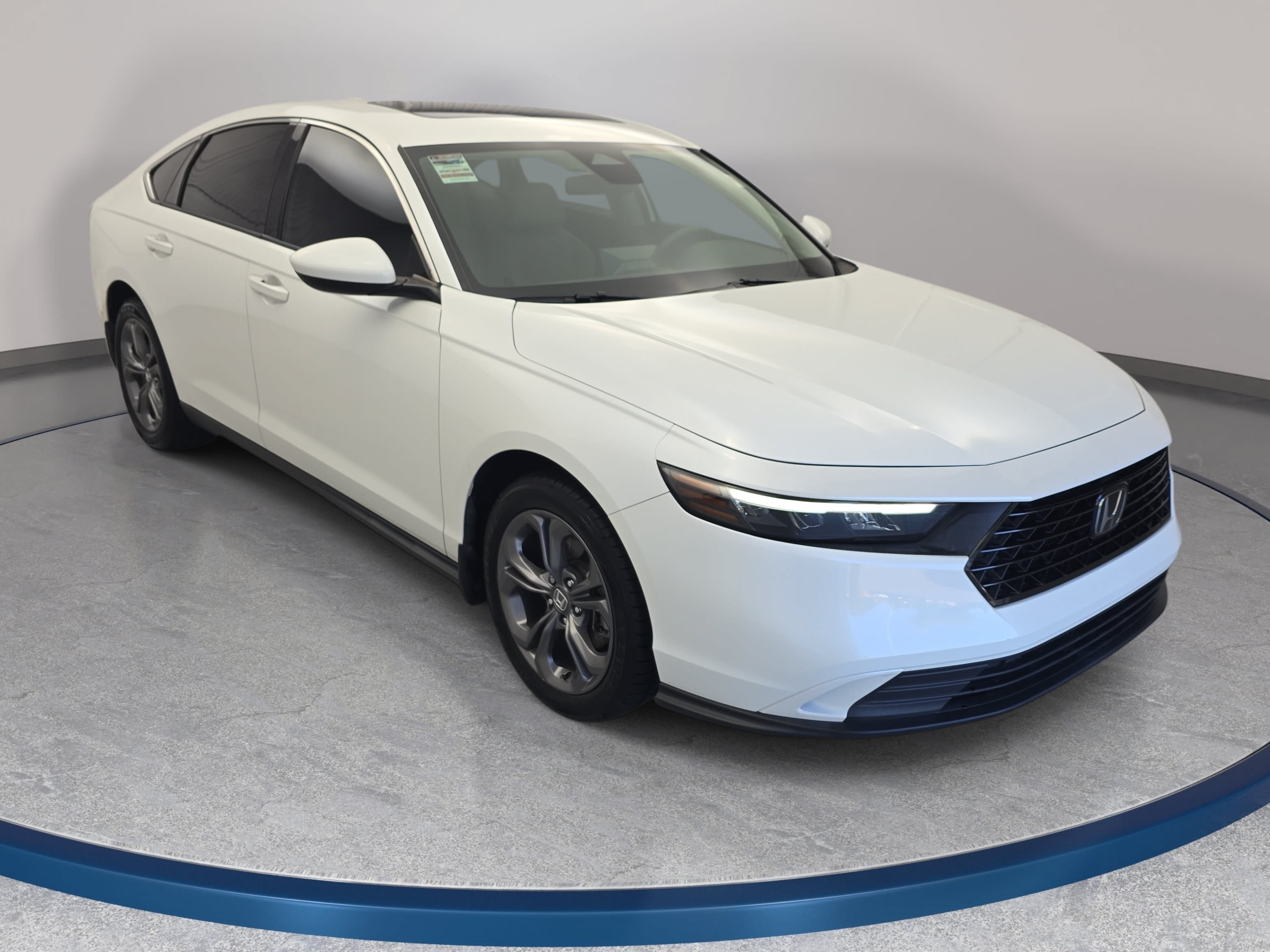 Used 2024 Honda Accord EX image 3