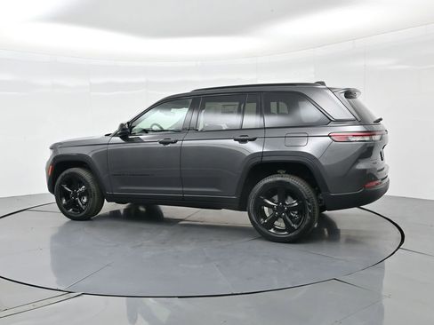 New 2025 Jeep Grand Cherokee Limited image 9
