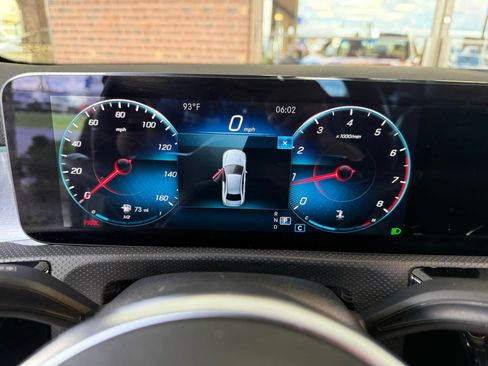 Used 2021 Mercedes-Benz A 220 4MATIC image 3